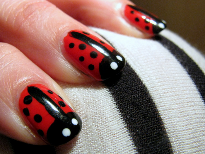 ladybug manicure